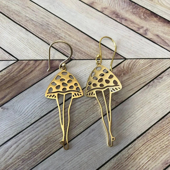 Mushroom Babe/Lady Gold Tone Earrings Funky Retro Witchy - Picture 1 of 4